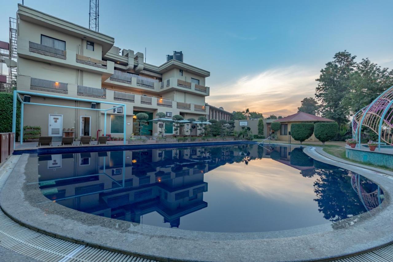 Downtown Resorts Nh8 Dhāruhera Zewnętrze zdjęcie